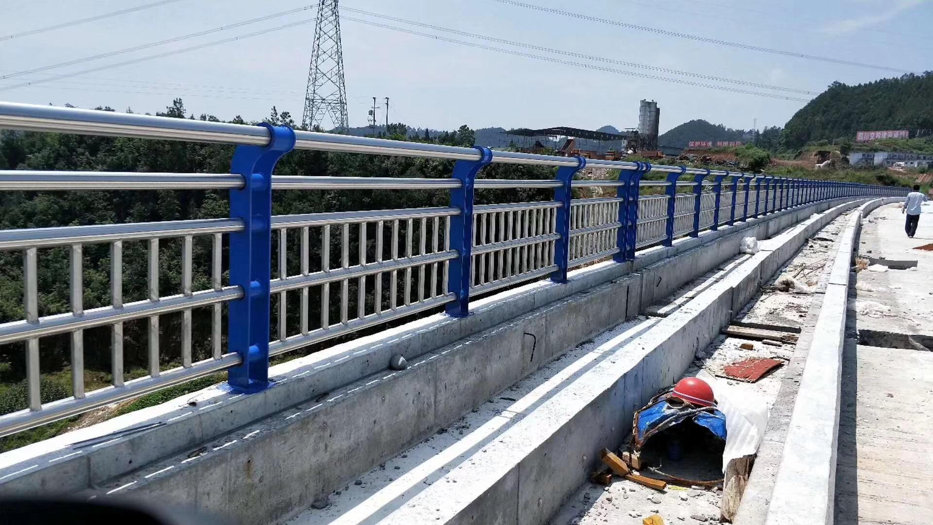 四川桥梁护栏成功案例
